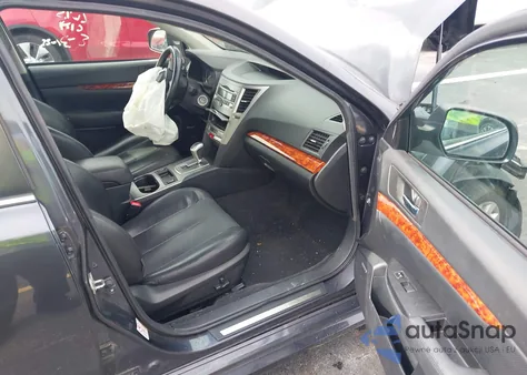 2010 Subaru Legacy 2.5I Limited z USA, uszkodzony, nr VIN 4S3BMCK6XA3243718